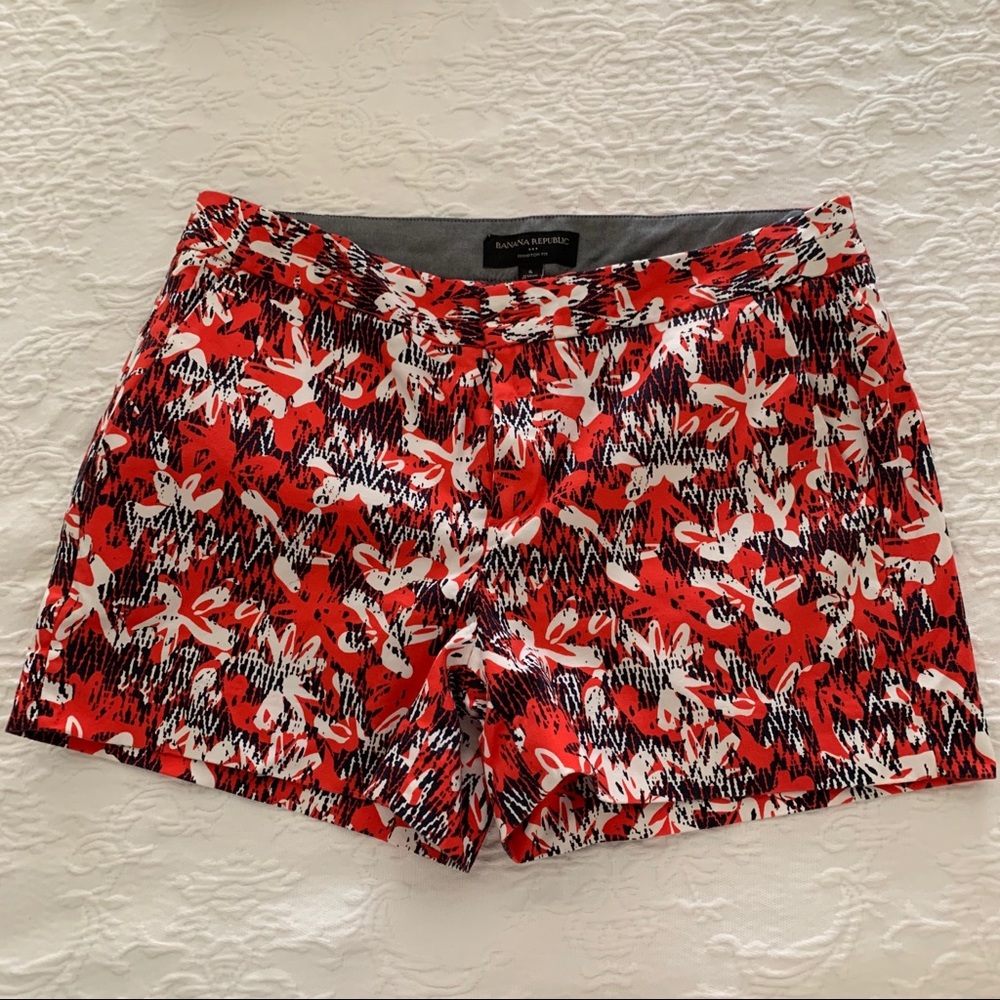 Banana Republic multi-color shorts Sz 6